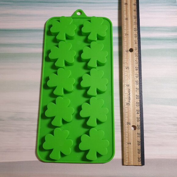 Shamrock Silicone Mold Wilton Baking Candy Making Ice Crafts Lucky Holiday - Picture 2 of 5